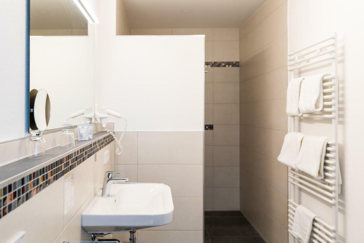 Gasthof Linde - Hotel Blum Unterroth Exteriör bild